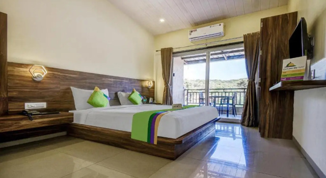 Номер Premium Treebo JP Cottage with Swimming Pool