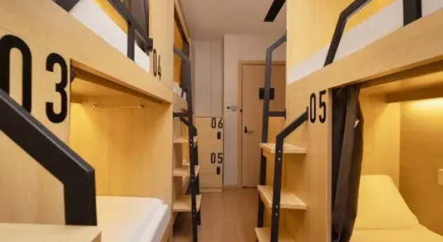 Кровать в общем номере (мужской номер) Captain No. 5 Youth Hotel, No. 128 Xinzhu Road, Minhang District, Shanghai