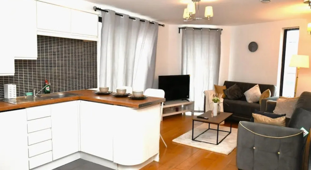 Sleeps 4 - Private Balcony - Wheelchair Accessible, Забронировать Отель Отели Англии 3 звезды, 3*