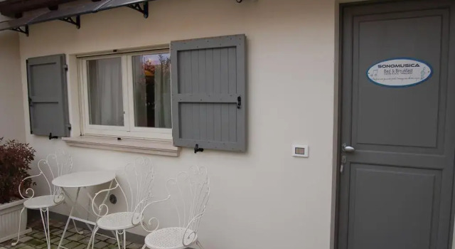 Sonomusica B&B, Buchen Sie Bed & Breakfast Hotels in Piacenza mit Pool, Schwimmbad
