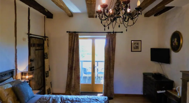 Двухместный номер Standard с балконом и с видом на сад LAncien Presbytère Chambres Dhote ou Gite
