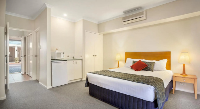 Студия C Mandurah Apartment Resort