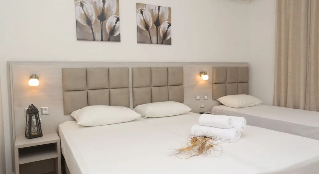 Трёхместный номер Standard с балконом Sun Hotel