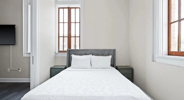 Двухместный полулюкс Bywater Suite Hotel