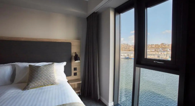 Tŷ Milford Waterfront, Забронировать Отель Отели Милфорд-Хейвен 3 звезды, 3*