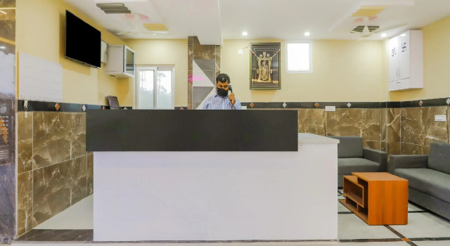 OYO 79369 sri balaji luxary rooms, Забронировать Дом для отпуска Гачибоули Хайдарабад