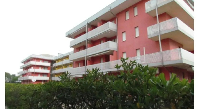 Seafront Complex - Cosy Apartment - Private Beach Place Included by Beahost, Prenota Appartamento Hotel a Veneto con parcheggio, Parcheggio