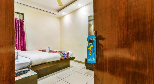 Hotel Le Grand - Walk-in from RK Ashram Metro Station, Забронировать Отель Отели Нью-Дели с завтраком, Завтраки