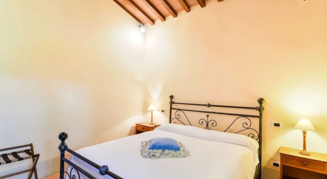 Вилла Villa With Private Pool, Near Cortona, 3 Apartments