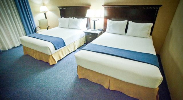 Четырёхместный номер Standard Holiday Inn Express Grover Beach-Pismo Beach Area by IHG
