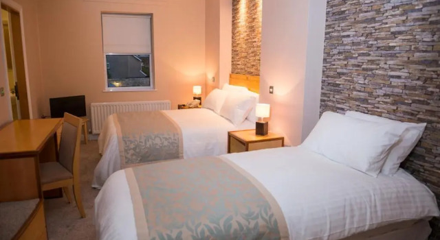Трёхместный номер Standard Kilmorey Arms Hotel