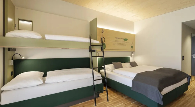 Четырёхместный семейный номер Standard JUFA Hotel Laterns - Klangholzhus