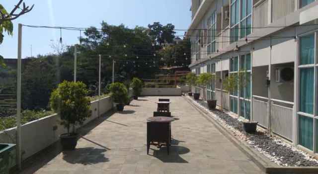 Studio Monochrome Room at Taman Melati Jatinangor Apartment By Travelio, Book Apartment Sumedang West Java