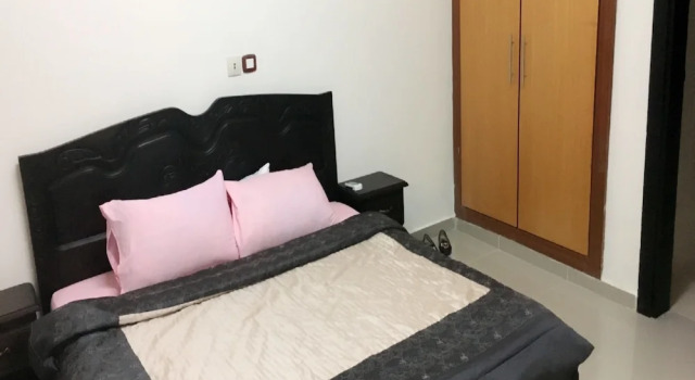 Résidence Fawaz, Boek Appartement Hotels in Abidjan met parkeren, Parkeren