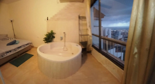 Yefe Nof 3 room flat