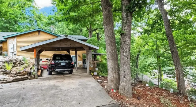 Апартаменты 1 BR Lakefront Hideaway w/ Fenced Yard