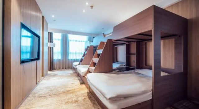Люкс Luxury Yuhua E-sports Hotel (Zhengzhou East High-speed Railway Station)