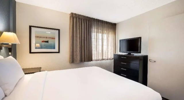 Двухместный номер Standard c 1 комнатой Sonesta Simply Suites Atlanta Gwinnett Place