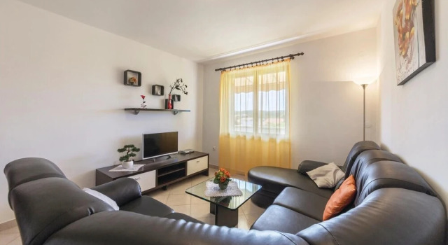 Stunning Home in Pula With Wifi and 7 Bedrooms