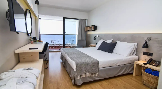 Номер Deluxe с видом на море Blue Sky City Beach Hotel