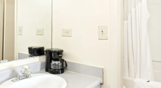 Одноместный номер Standard с красивым видом из окна Red Carpet Inn - Louisville