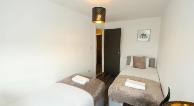 Апартаменты с 3 комнатами Air Host and Stay - Lewbry House Apartments, Liverpool, UK