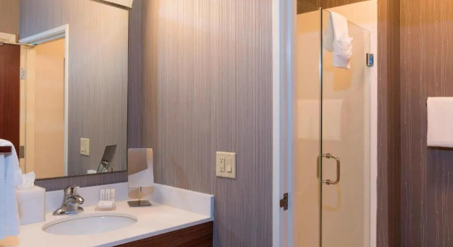Номер Standard Courtyard by Marriott Traverse City