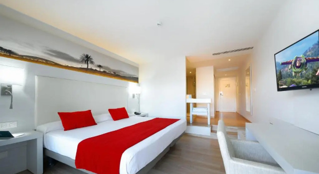 Полулюкс Family SENTIDO Aequora Lanzarote Suites
