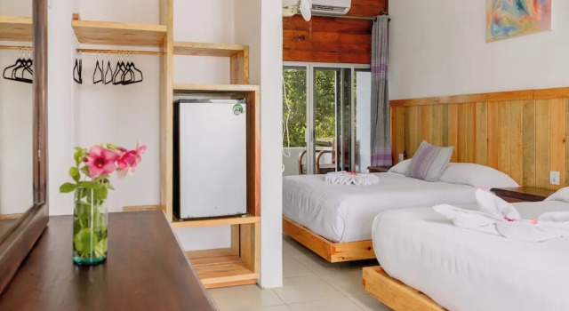 Трёхместный номер Standard с видом на бассейн Bungalows Zicatela