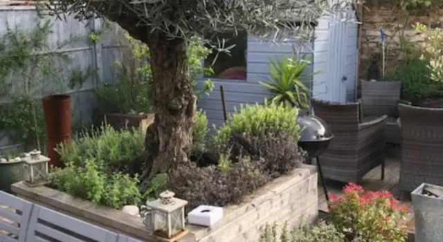 Коттедж Stunning 3 Bedroom House With Garden in Battersea