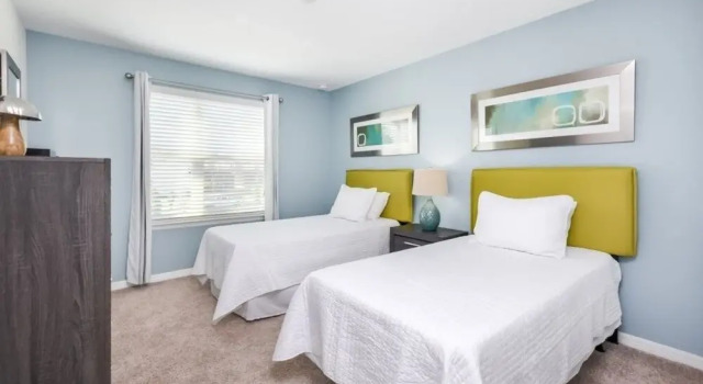 Orlando Newest Resort Community Town Home 5 Bedroom Townhouse by Redawning