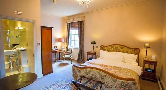 Номер Standard Grays Court Hotel