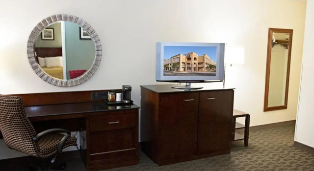 Люкс Days Inn by Wyndham Greenville