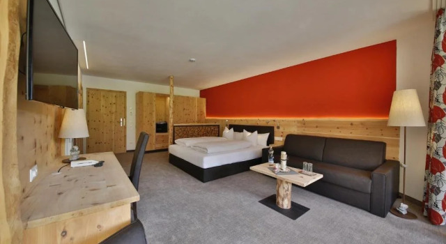 Genießer & Wellnesshotel Laternd'l Hof am See, Boek Resort Hotels in Haller met zwembad, Zwembad