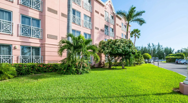 Comfort Suites Paradise Island