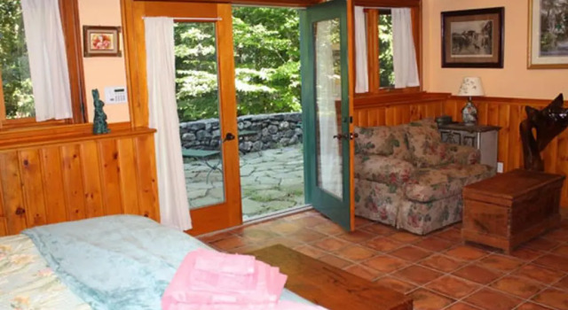 Номер Superior Honey Maple Grove BnB