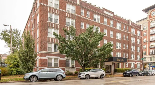 Simple CWE Studio near BJC by Zencity, Book Hotel Saint Louis Missouri