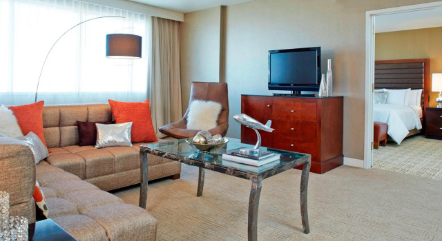 Люкс Renaissance St. Louis Airport Hotel