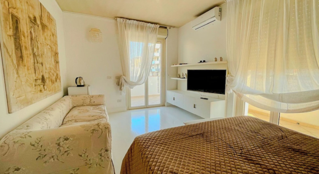 Mora Suite