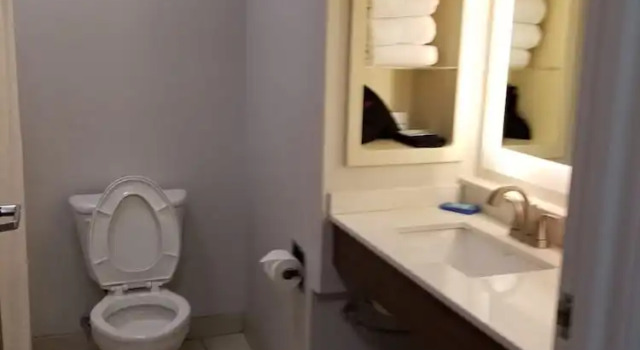 Четырёхместный люкс Holiday Inn Express Hotel & Suites Hillview by IHG