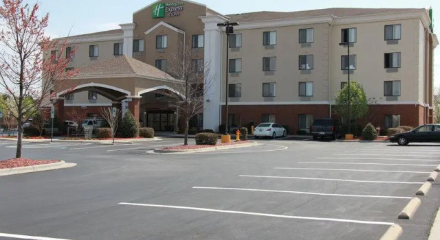 Люкс c 1 комнатой Holiday Inn Express & Suites Roanoke Rapids by IHG