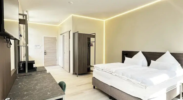 The Treasury Hotel, Забронировать Отель Нойс Северный Рейн-Вестфалия, рядом с Базилика Святого Квирина