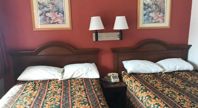 Четырёхместный номер Standard Travel Inn