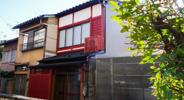 Temarian House, Забронировать Отель Отели Канандзава 3 звезды, рядом с Kazuemachi Tea House Street, 3*