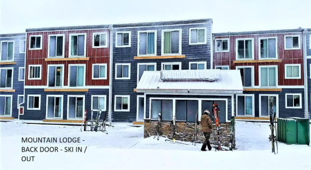 Stroll to Slopes, Village Area, Ski in-out MtLodge 322, Buchen Sie Aparthotel Aparthotels in West Virginia, Aparthotel