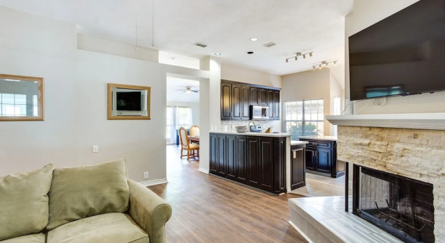 Texas Vacation Rental w/ Private Heated Pool!, Забронировать Отель Колони Dallas - Fort Worth Metropolitan Area
