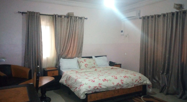 Двухместный номер Deluxe Bayse One Executive Suites and Bar