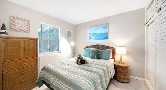 21 apartment 1 blk from beach unit 3, Rezerwuj Apartament Riviera Beach Palm Beach County