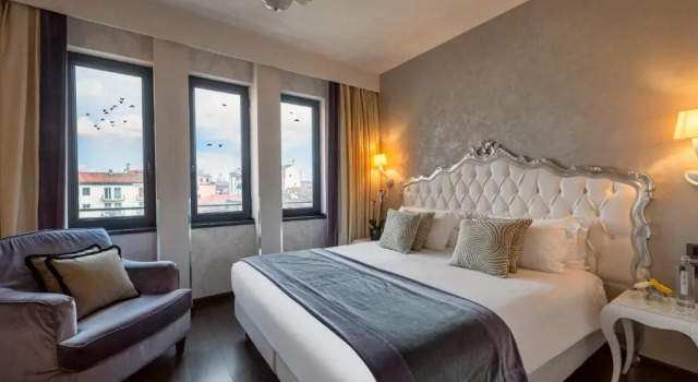 Двухместный номер Classic Carnival Palace - Venice Collection