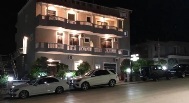 Hotel Lidi, Rezerwuj Hotel Hotele w Vlorë County z parkingiem, Parking